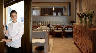 ���� � Reina Bistro: ����� ����������� ���� �� �����-���� ������� �����
