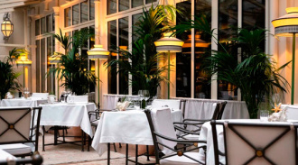 �������� La Véranda � La Réserve Paris - Hotel and Spa