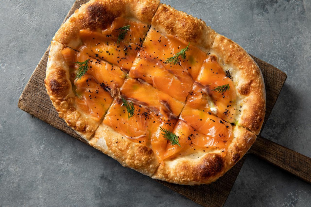 Burger&Pizzetta_пиццета со лососем.jpg Burger&Pizzetta_пиццета со лососем.jpg