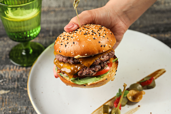 wild_bear_burger-restorannews.jpg