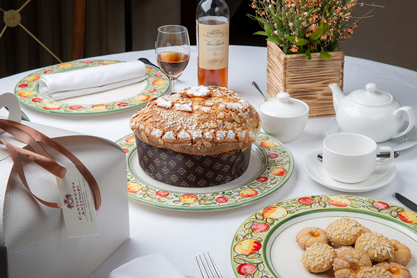 Cantinetta-Antinori_Panettone-RestoranNews-01.jpg